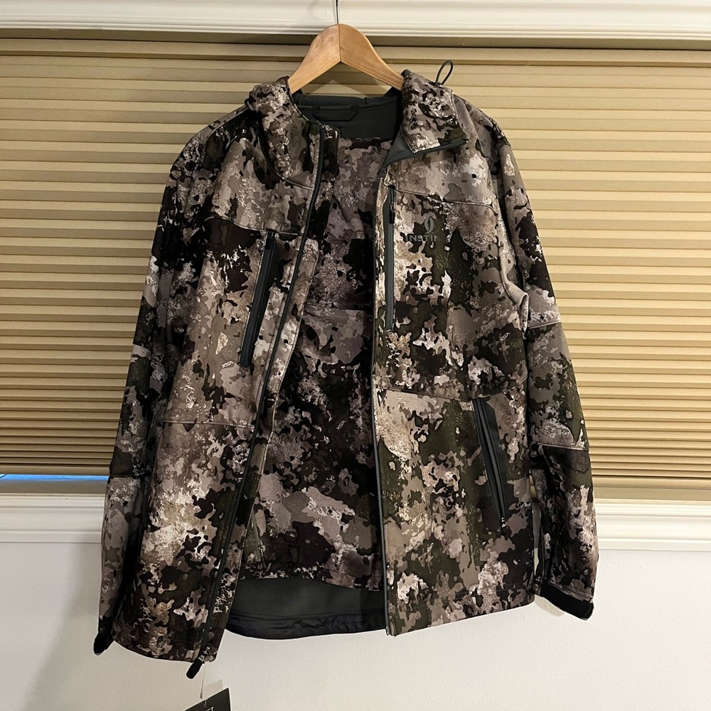 Cabela's Instinct Camouflage Performance Jacket
